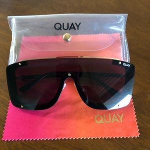 Quay Sunglasses never worn